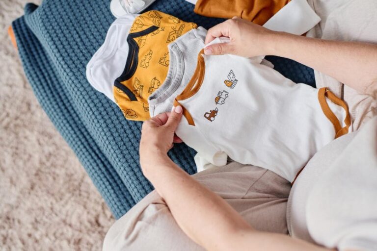 Complete Newborn & Infant Clothing Guide: Essential Wardrobe For Your ...