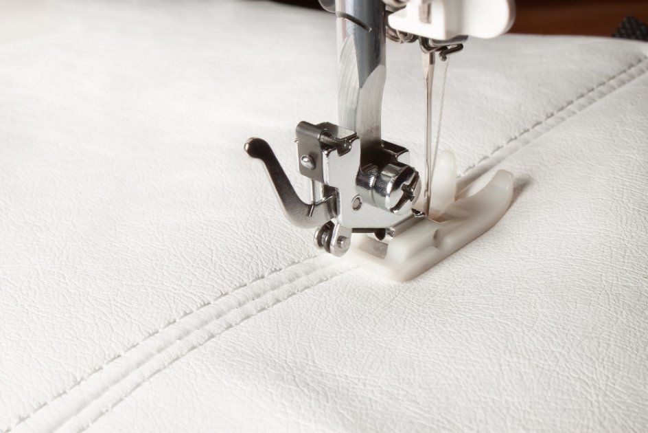 How to Sew a Straight Stitch: Complete Beginner's Guide (2025)