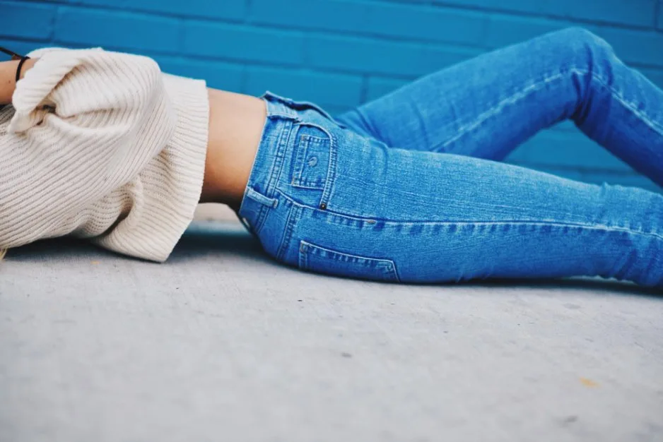 Demonstration of proper pants and trousers fit showing waist, length, and comfort factors