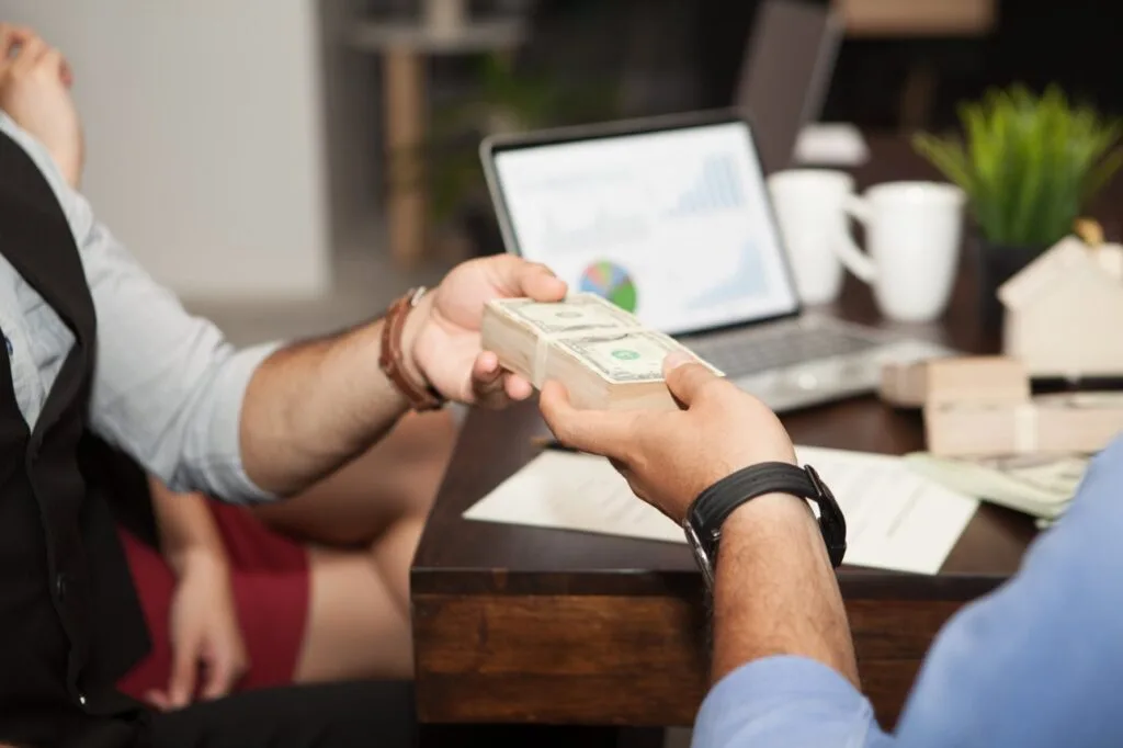 Selling Clothes on Depop vs Poshmark (2)