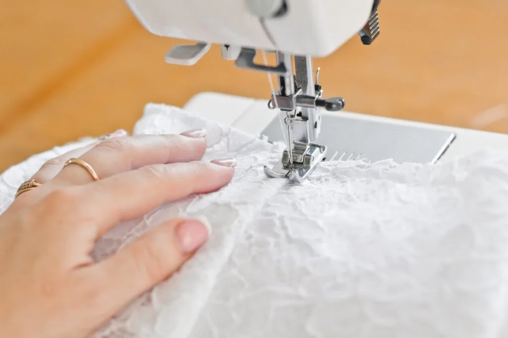 Guide to Corded Lace Fabric (1)