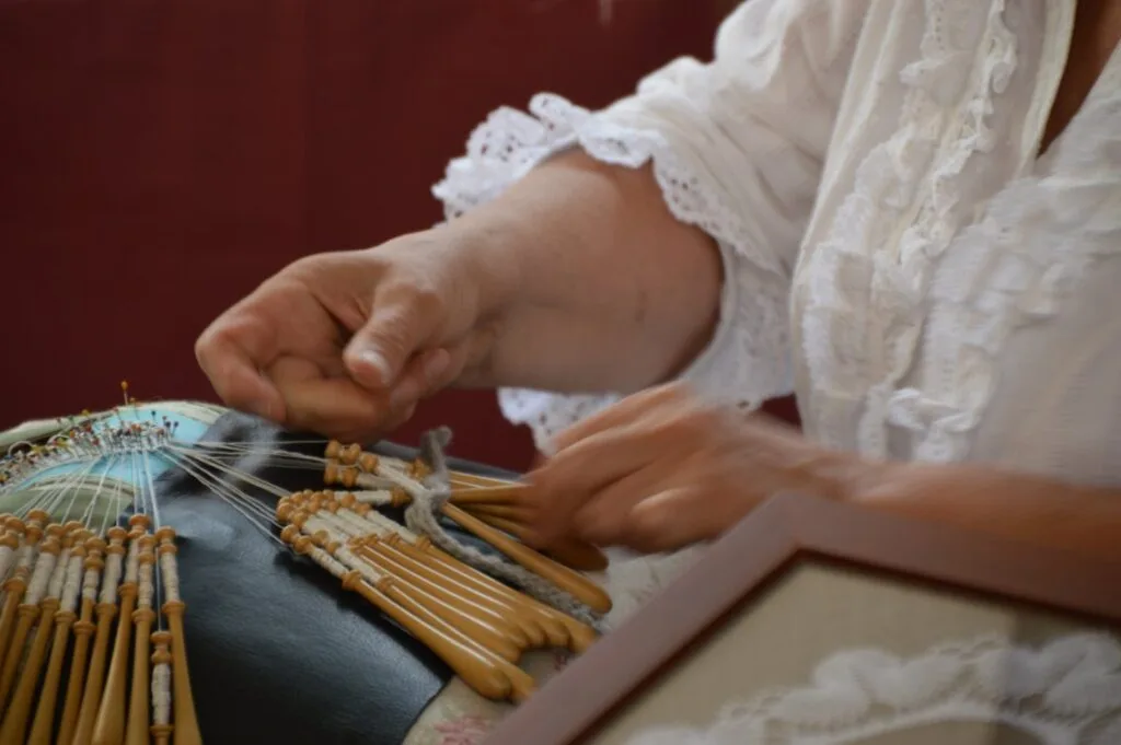 Guide to Lace Fabric history