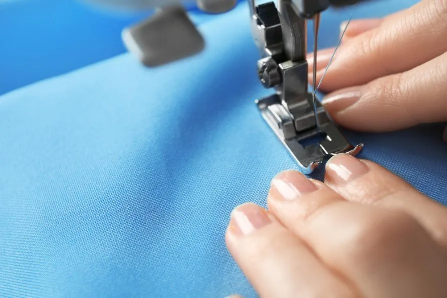 The Complete Beginner's Guide to Sewing Machine Presser Feet: Master Every Foot for Perfect Stitching