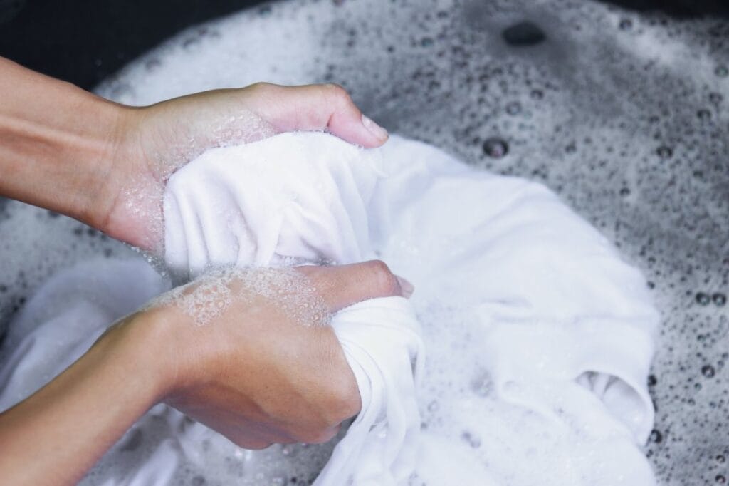 Washing and Caring for 100% Polyester (9)