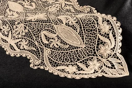 Mezzo Punto Lace Technique: Complete Guide to History, Methods & Modern Applications