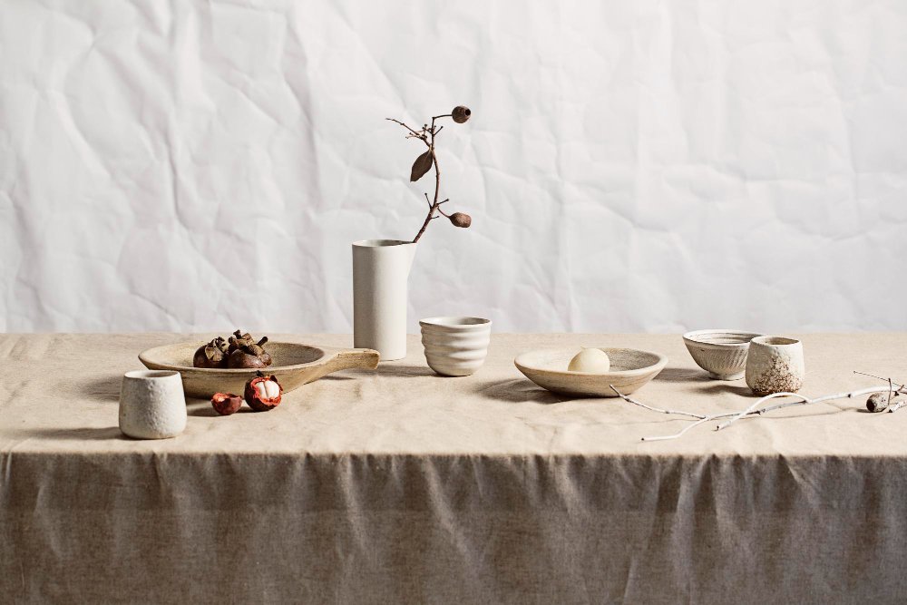 Various cambric linen applications including clothing and home textiles