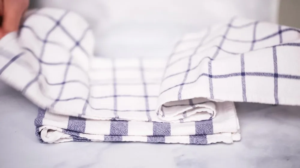 Guide to buying authentic huckaback linen with quality indicators and certifications