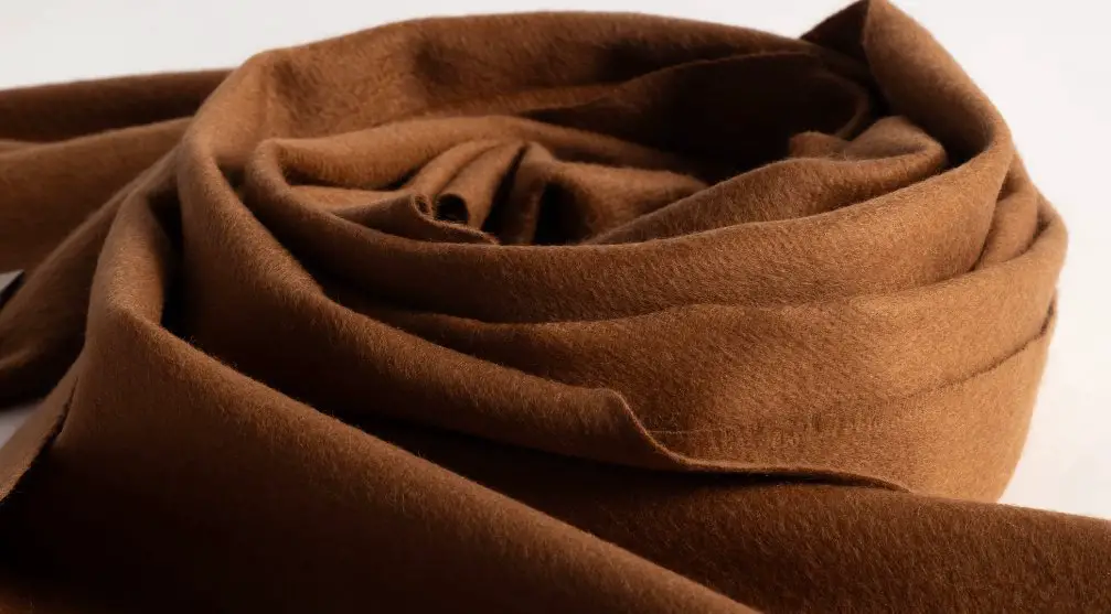 Luxury vicuña scarf showing soft texture and elegant drape